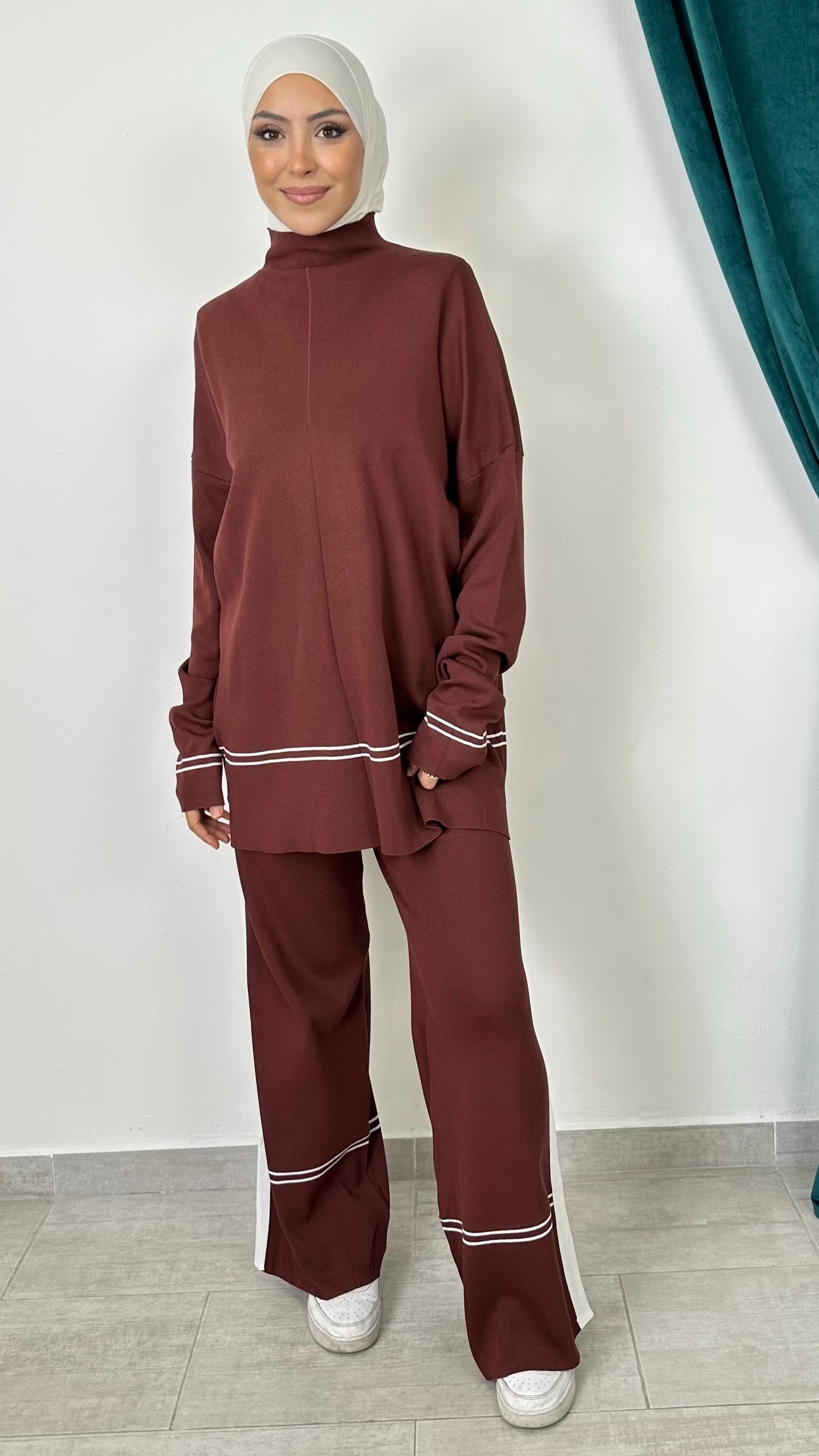Urban Line Set – Completo in Maglia con Dettagli a Contrasto
