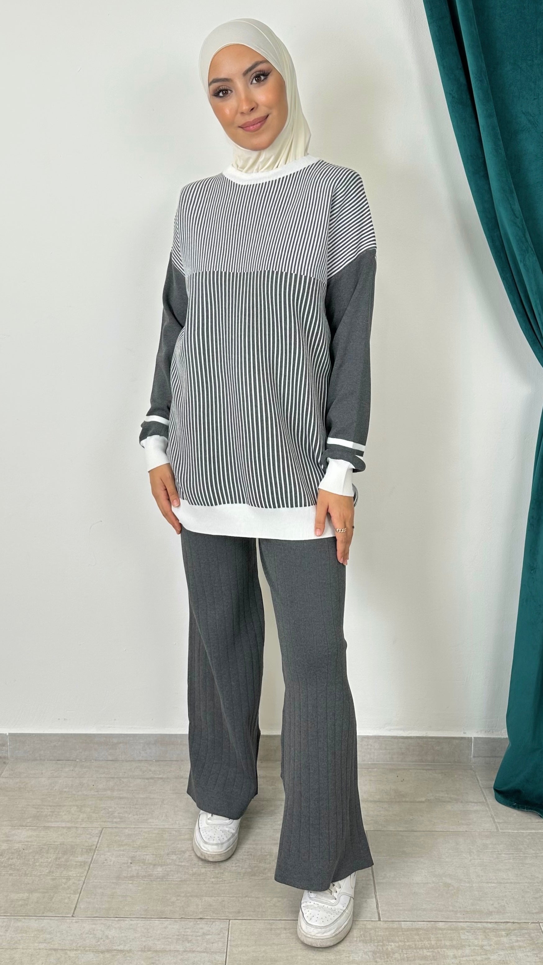 Linear Chic Set – Completo in Maglia a Righe