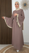 Load image into Gallery viewer, Abaya butterfly - Hijab Paradise - maniche larghe- maniche a farfalla - hijab - donna musulmana - abito elegante - abito da cerimonia - laccio in vita

