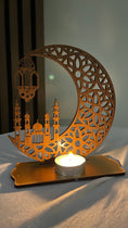 Carica l'immagine nel visualizzatore della galleria, Mezzaluna Ramadan con supporto per candela
