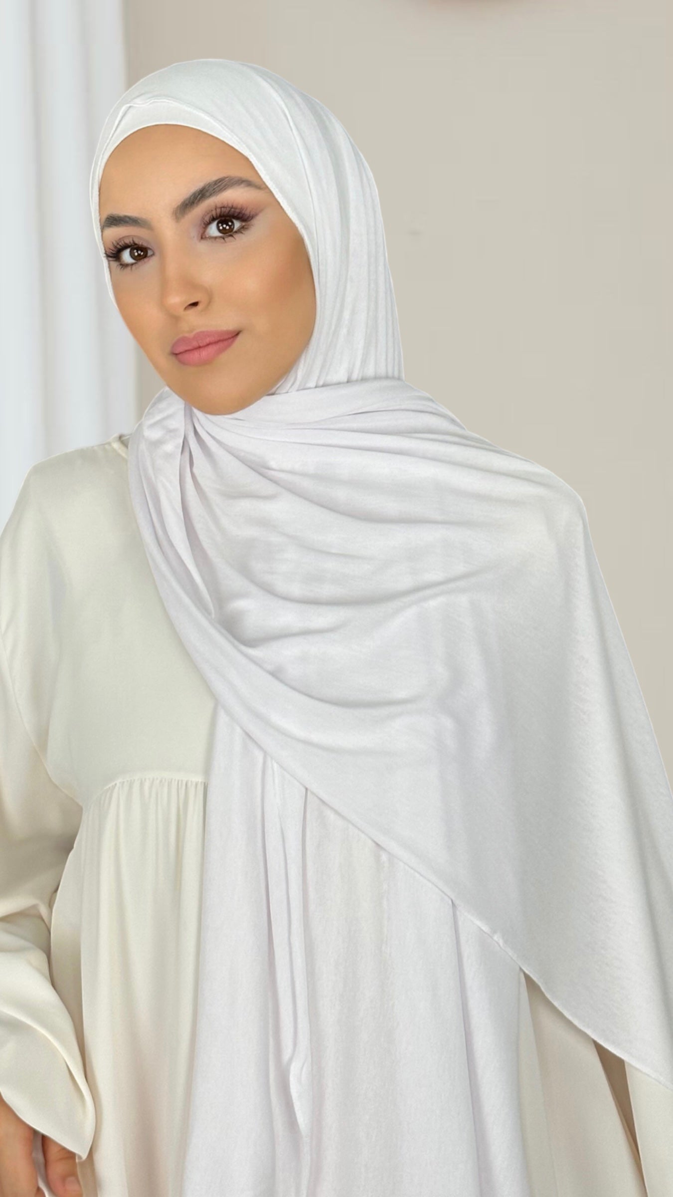 Hijab Jersey bianco - orlo Flatlock
