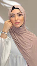 Charger l'image dans la visionneuse de la galerie, Jersey Hijab taupe - Ourlet plat
