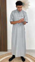 Carica l'immagine nel visualizzatore della galleria, Qamis bicolour, abito tradizionale, uomo, lungoCorean Qamis, Qamis , abito tradizionale, uomo, lungo
