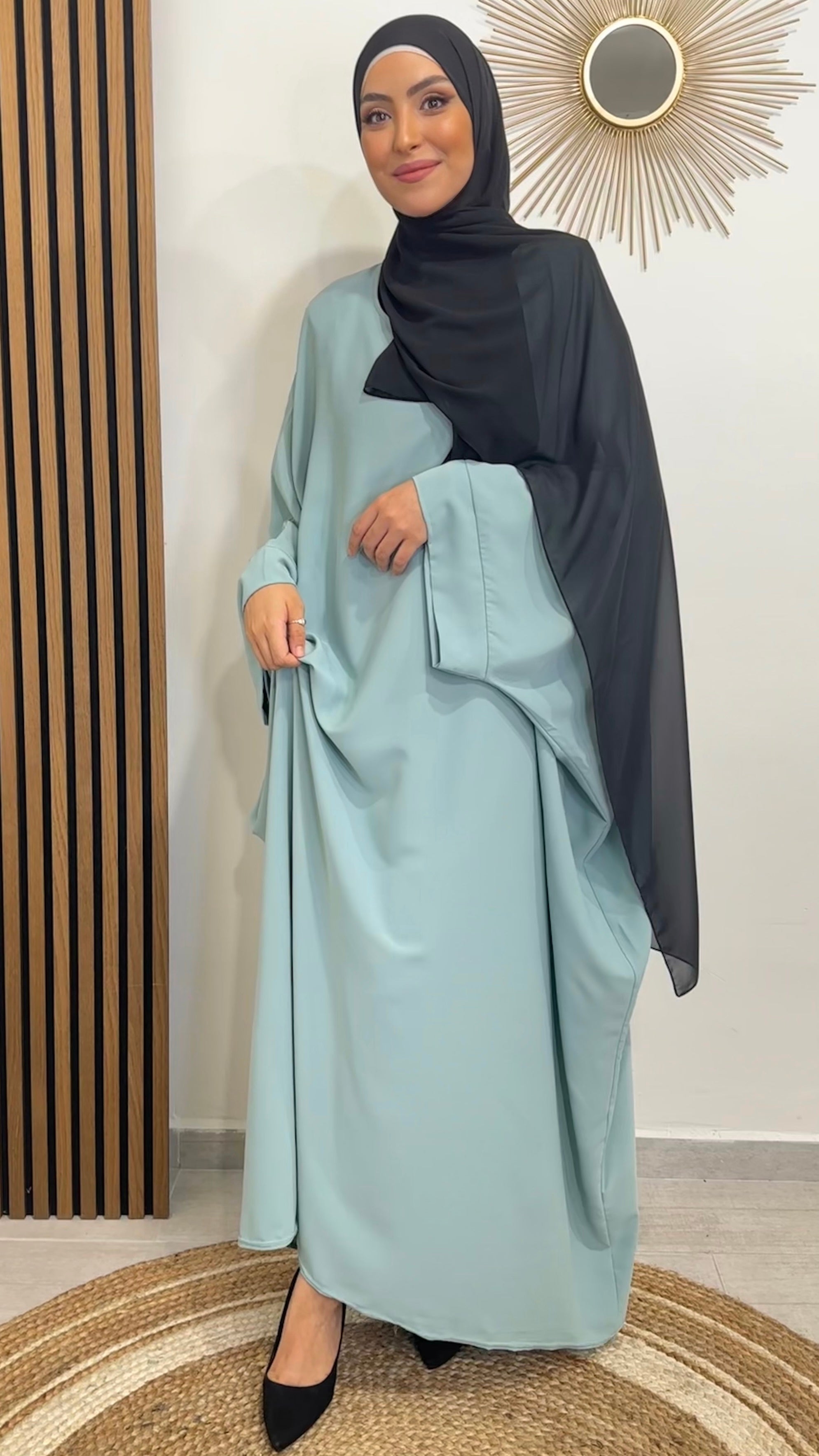 Farasha clip, vestito lungo, abaya, maniche a farfalla,tacchi neri, Hijab Paradise