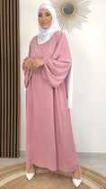 Load image into Gallery viewer, Hijab Paradise, donna musulmana, tacchi bianchi, Hijab bianco, vestito over size, vestito rosa
