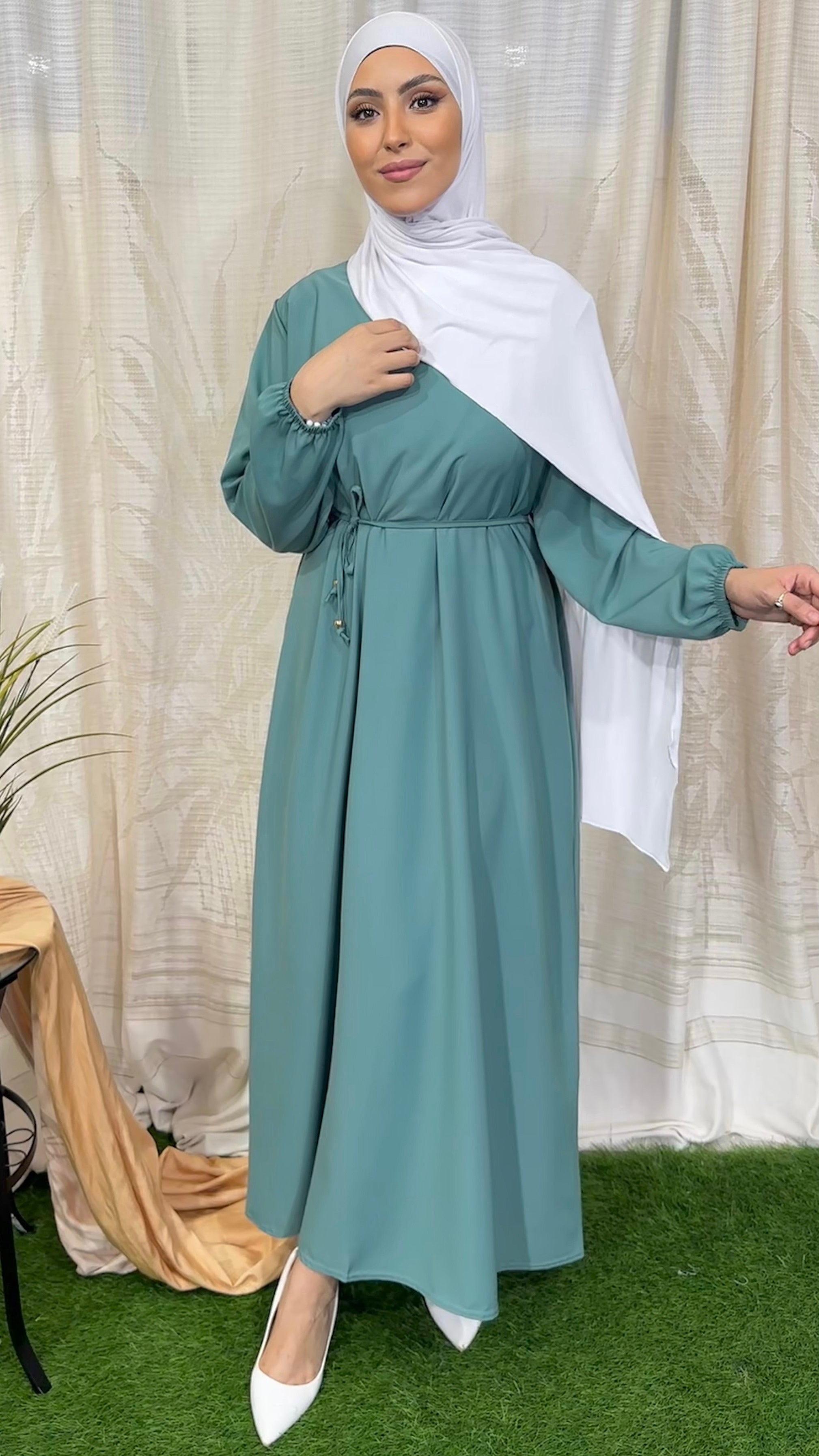 Vestito, abaya, semplice, colore unico, cintutino in vita, polsi arricciati, donna islamica, modest dress , Hijab Paradise, verde acqua hijab bianco