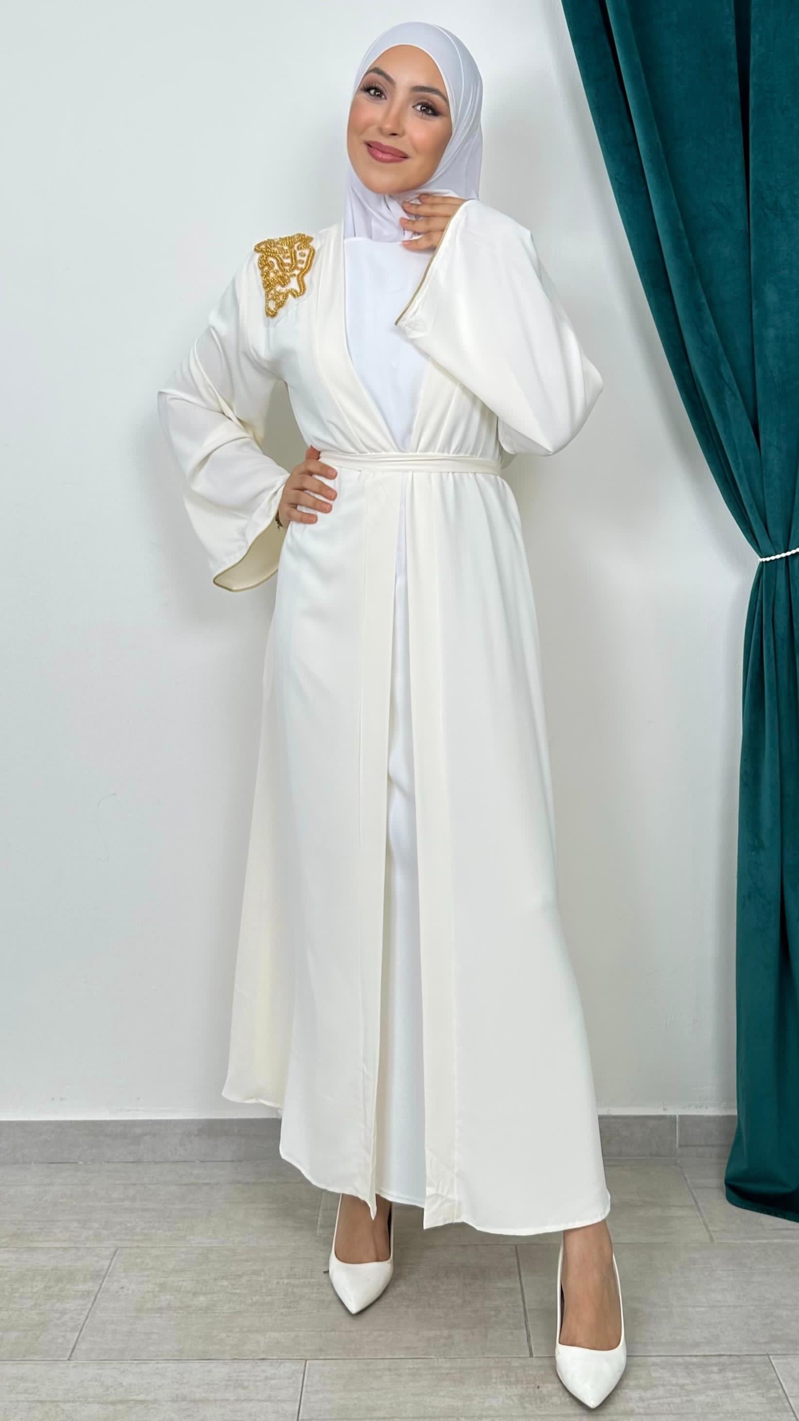 Kimono with gold beads