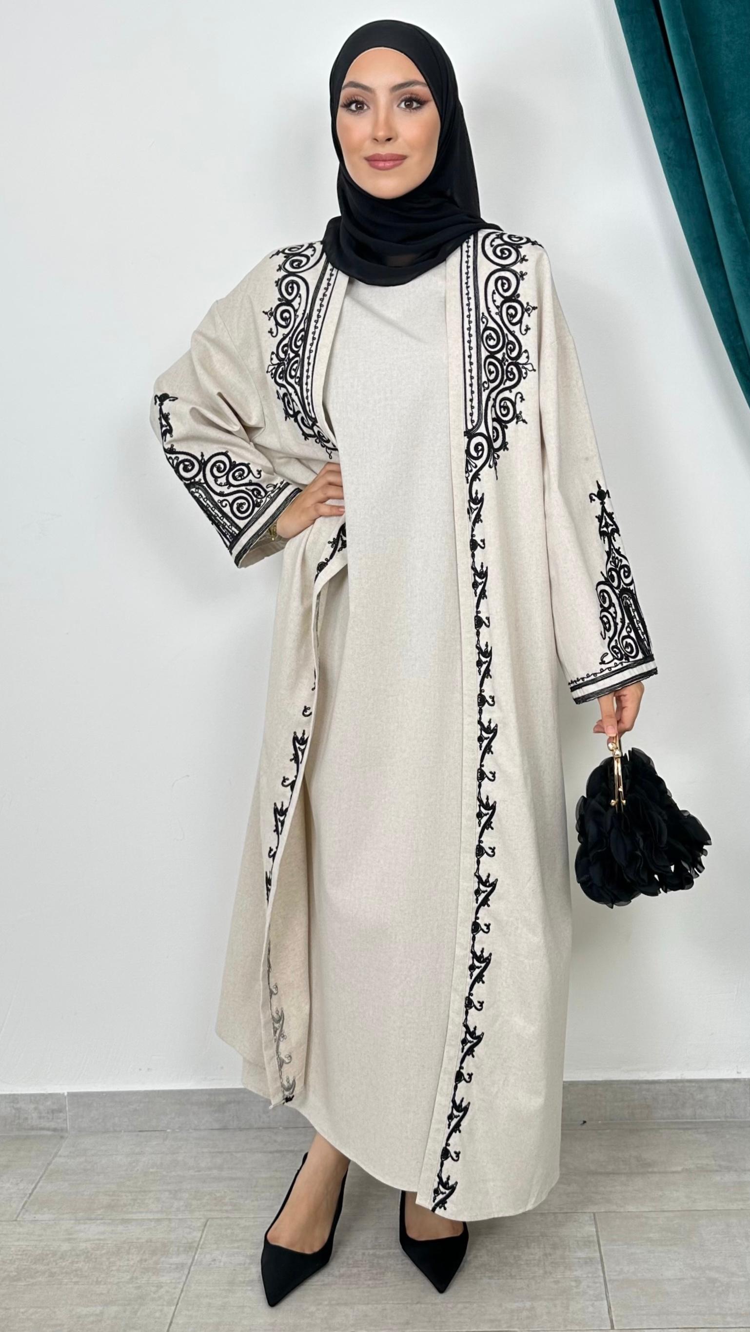 Abaya beige due pezzi ricamata