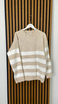 Carica l'immagine nel visualizzatore della galleria, Maglione “Cozy Stripes Knit”
