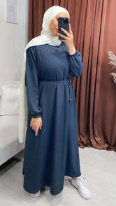 Vestito, abaya, semplice, colore unico, cintutino in vita, polsi arricciati, donna islamica, modest dress , Hijab Paradise, blu, velo hijab bianco