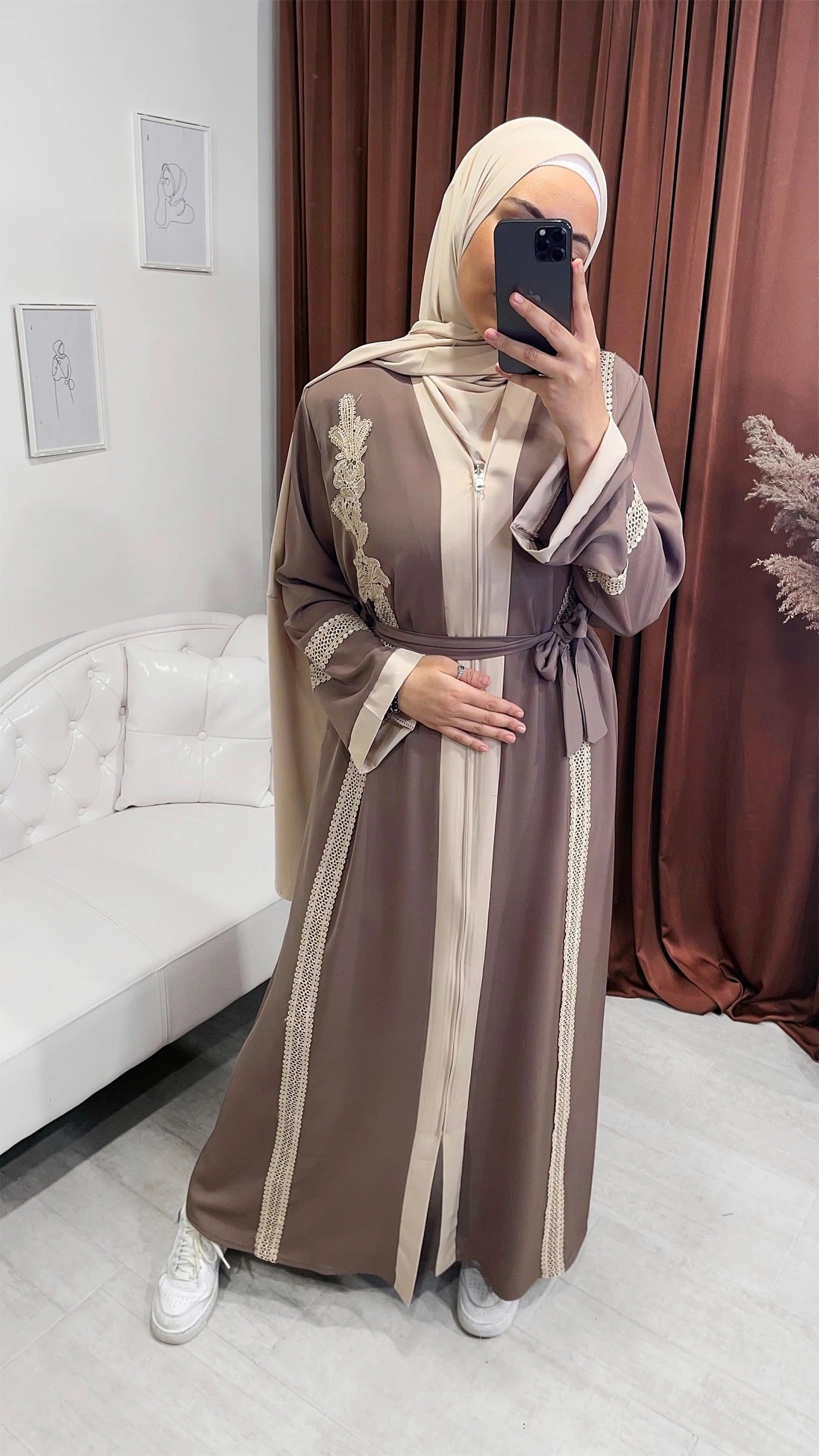 Abaya, ricami, Hijab Paradise, due colori, cintura in vita, dettaglio in manica,  vestito arabeggiante, modest, donna musulmana, antracide e beaje