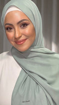 Charger l'image dans la visionneuse de la galerie, Hijab, chador, velo, turbante, foulard, copricapo, musulmano, islamico, sciarpa, Hijab Glowy Crepe Verde Acqua
