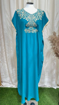 Carica l'immagine nel visualizzatore della galleria, Gandora da donna, decorazione arabeggiante, maniche corte, Hijab Paradise, azzurro
