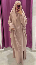 Load image into Gallery viewer, Abito preghiera, gonna, donna islamica, cuffia bianche, sorriso, vestito lungo, velo khimar, copricapo, jilbab , rosa.Hijab Paradise
