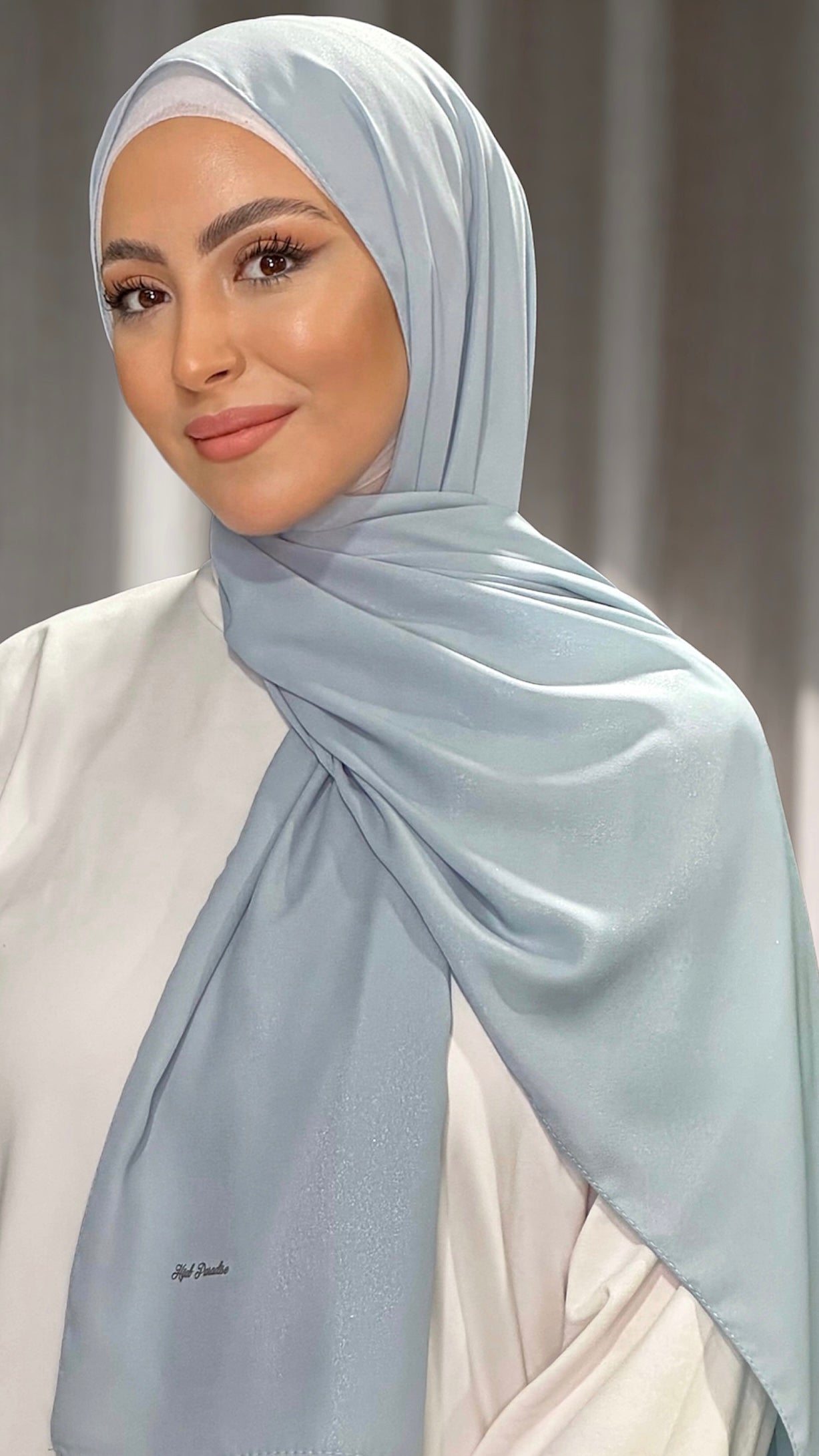 Hijab Glowy Crepe Celeste Chiaro