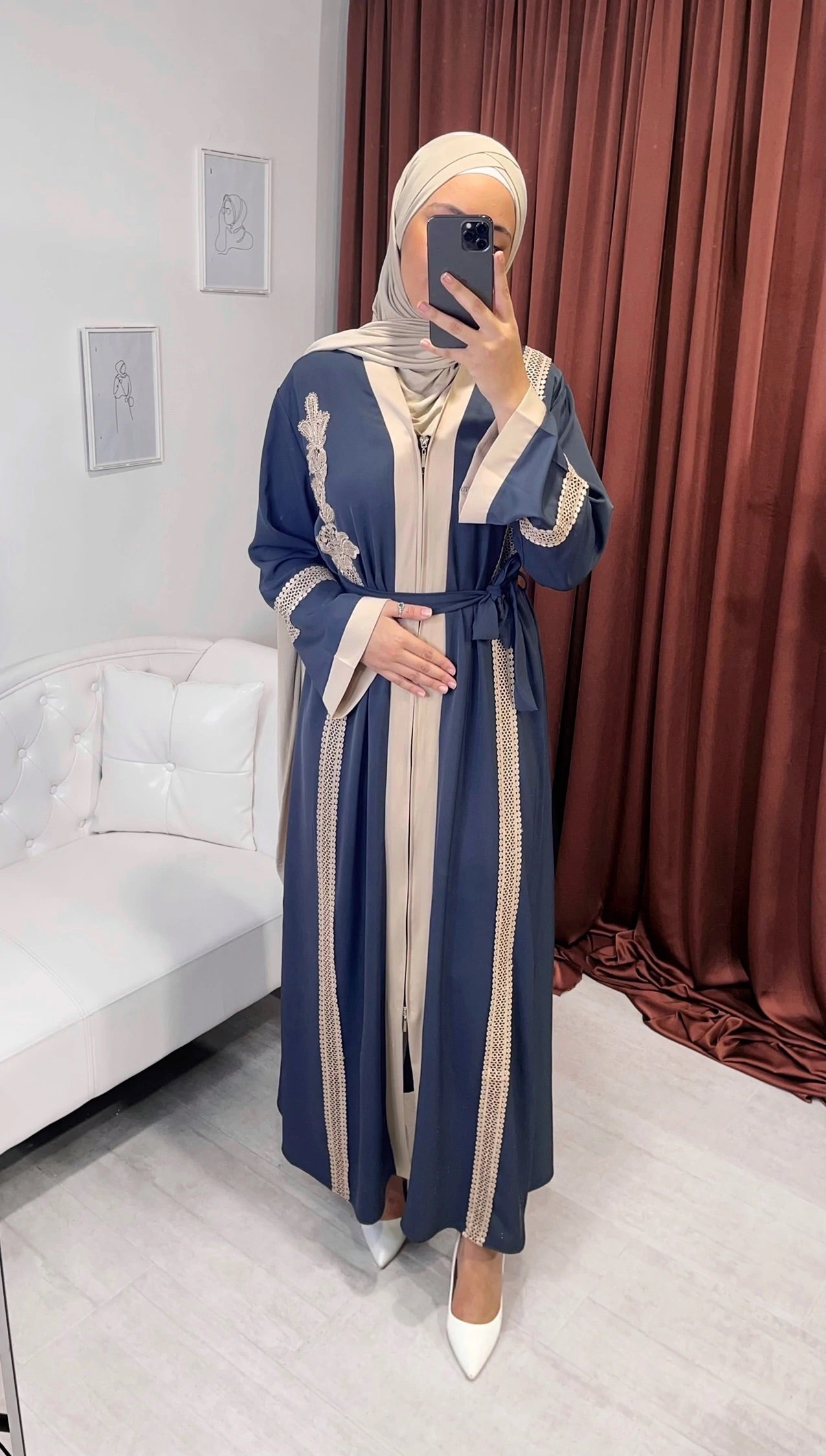 Abaya Hidden Zip con ricami