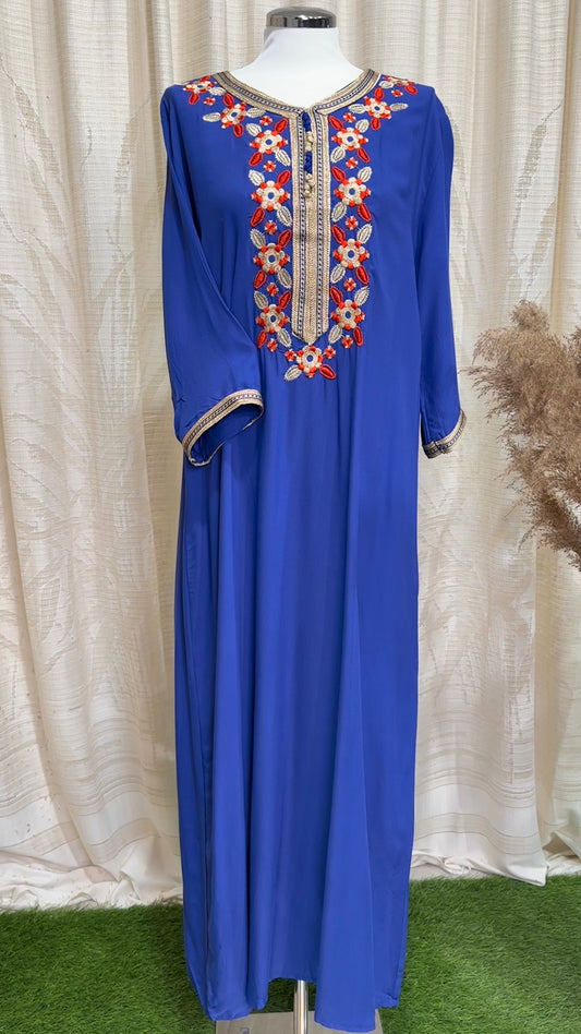 Jelleba, vestito blu elettrico, ricamato sul davanti in rosso e oro, dress, Hijab Paradise