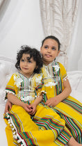Load image into Gallery viewer, Bambina, ricci, gandora, decorazioni arabeggianti, Hijab Paradise, giallo, sorelle
